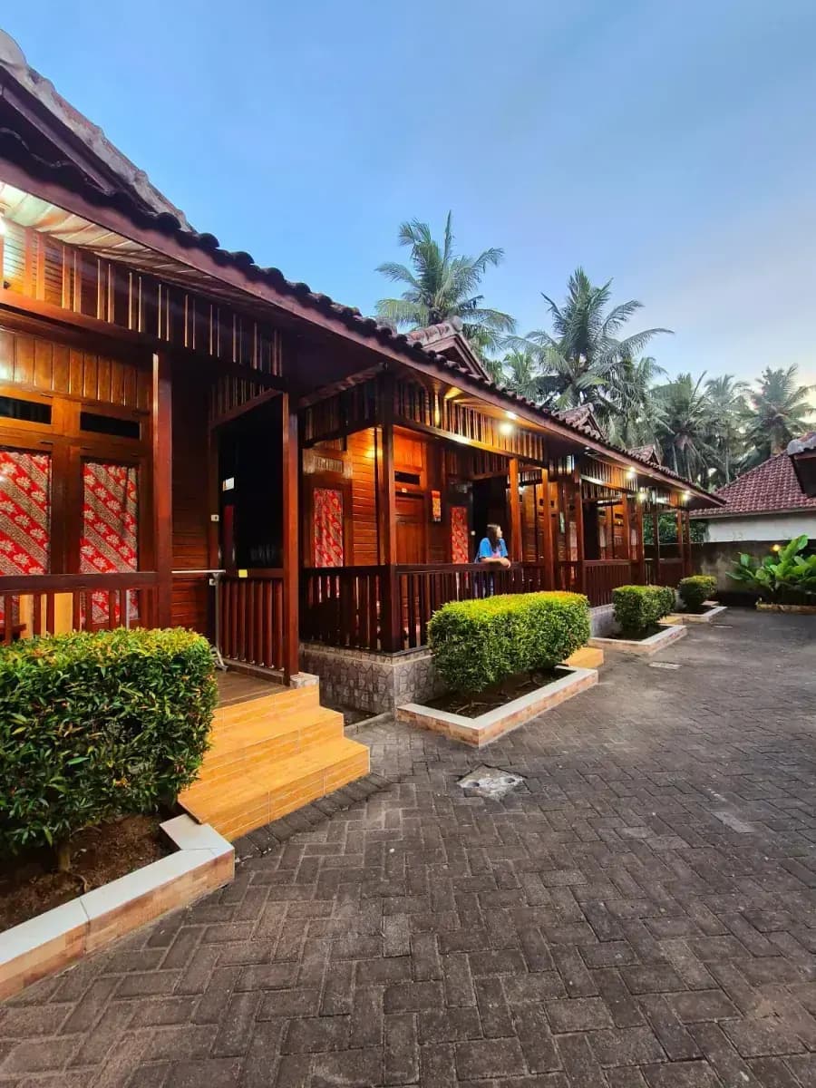 Pulau Merah — Baron Ndut's Culinary & Atmosphere Gallery Pulau Merah — Baron Ndut's Culinary & Atmosphere Gallery