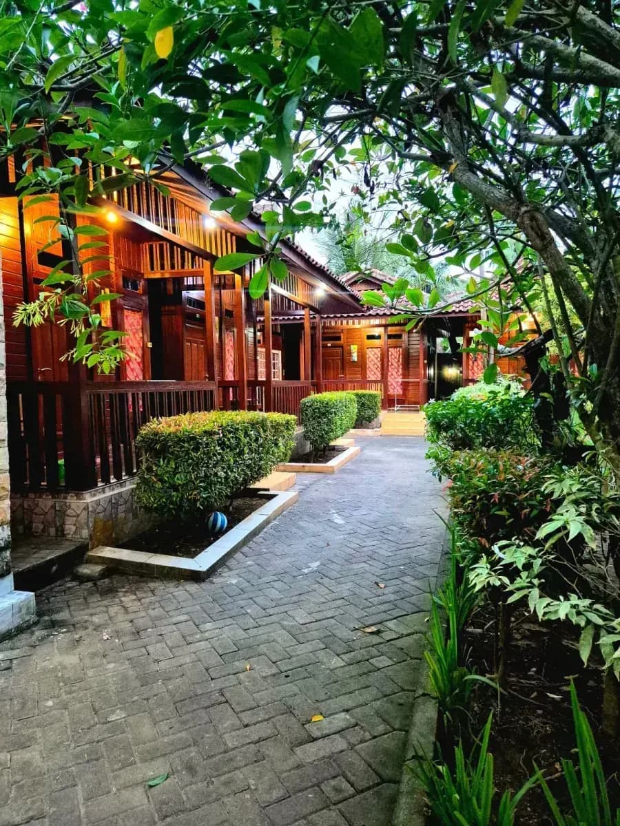 Pulau Merah — Baron Ndut's Culinary & Atmosphere Gallery Pulau Merah — Baron Ndut's Culinary & Atmosphere Gallery